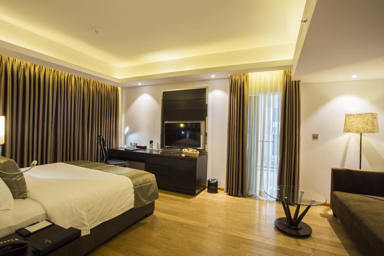 Golden Tulip The Grandmark Dhaka Exterior foto